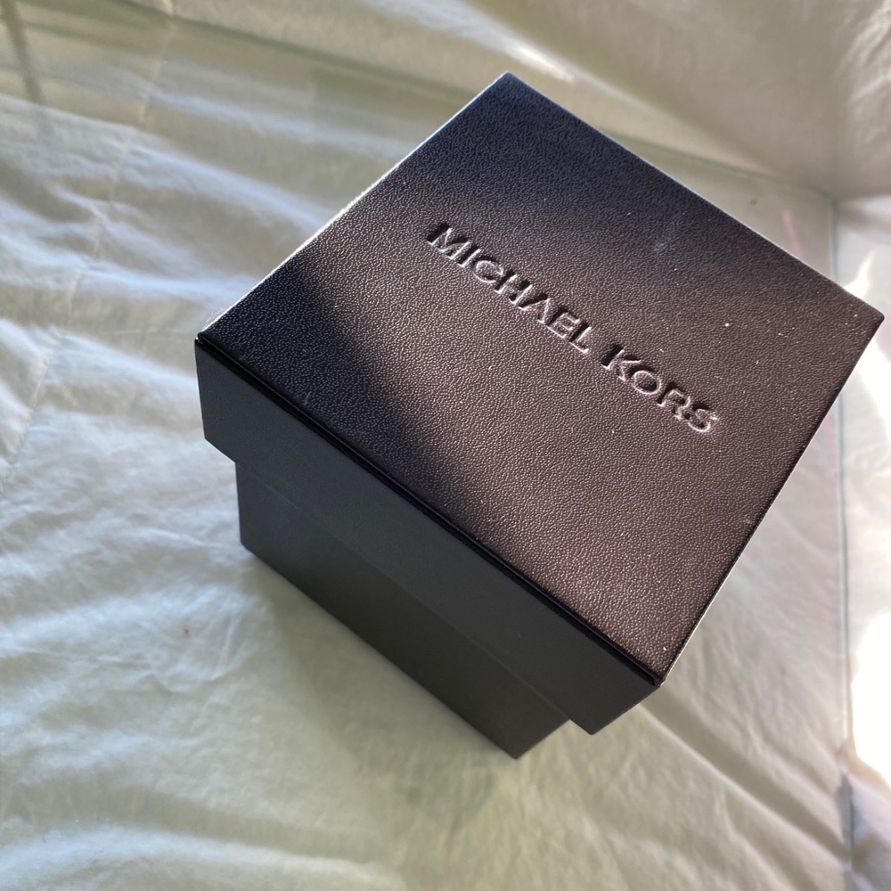 MK Watch Box 📦